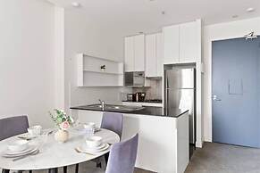 A Cozy 2BR Apt on Collins Near Flinders Station