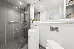 A 3BR Apt Next to Melbourne Central, Free Parking