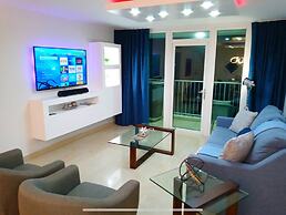 Isla Verde Beachfront Retreat With Parking