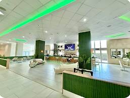 Isla Verde Beachfront Retreat With Parking
