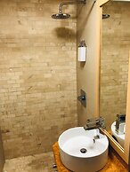 Isla Verde Beachfront Retreat With Parking