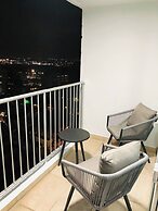 Isla Verde Beachfront Retreat With Parking