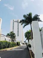 Isla Verde Beachfront Retreat With Parking