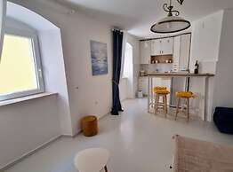 La Casa Nostra Apartments