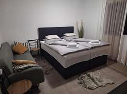 Apartment and Room Mare Vrlika