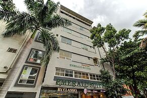 Emerald Suites By Classio