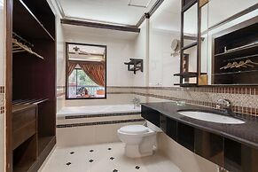 Le Ayodhaya Palace Krabi Beach Resort