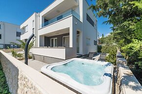 Tomana B Apartments