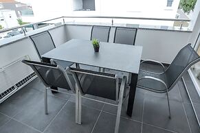 Tomana B Apartments