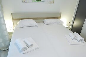 Tomana B Apartments