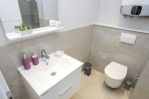 Tomana B Apartments