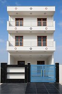 Let'stay- Noida