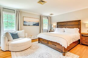 Serene Hudson Valley Escape w/ Pool & Grill