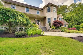Serene Hudson Valley Escape w/ Pool & Grill