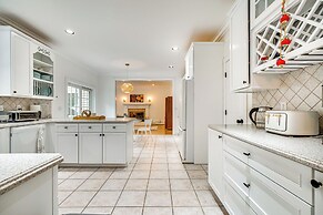 Serene Hudson Valley Escape w/ Pool & Grill