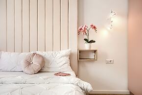 ARI - AFI Mall Luxurious Apartments