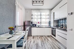 ARI - AFI Mall Luxurious Apartments