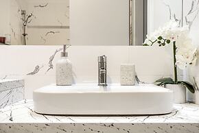 ARI - AFI Mall Luxurious Apartments