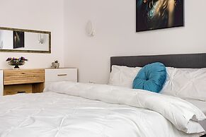 ARI - AFI Mall Luxurious Apartments