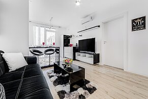 ARI - AFI Mall Luxurious Apartments