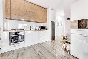 ARI - AFI Mall Luxurious Apartments