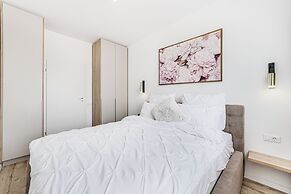 ARI - AFI Mall Luxurious Apartments