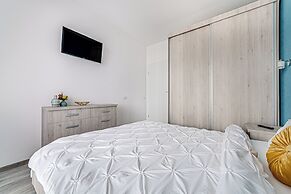 ARI - AFI Mall Luxurious Apartments