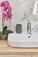 ARI - AFI Mall Luxurious Apartments