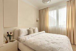 ARI - AFI Mall Luxurious Apartments
