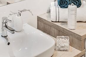 ARI - AFI Mall Luxurious Apartments