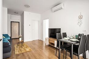 ARI - AFI Mall Luxurious Apartments
