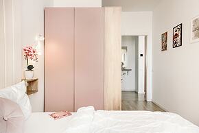 ARI - AFI Mall Luxurious Apartments