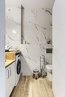 ARI - AFI Mall Luxurious Apartments