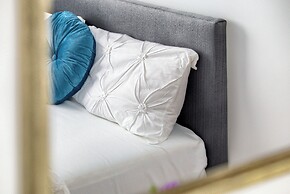 ARI - AFI Mall Luxurious Apartments