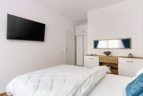 ARI - AFI Mall Luxurious Apartments