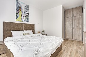 ARI - AFI Mall Luxurious Apartments