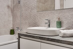 ARI - AFI Mall Luxurious Apartments