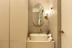 ARI - AFI Mall Luxurious Apartments