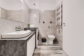 ARI - AFI Mall Luxurious Apartments