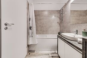 ARI - AFI Mall Luxurious Apartments