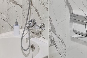 ARI - AFI Mall Luxurious Apartments