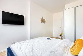 ARI - AFI Mall Luxurious Apartments
