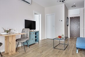 ARI - AFI Mall Luxurious Apartments