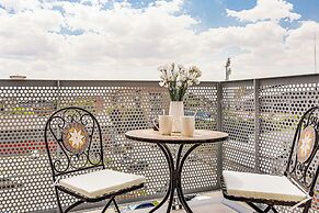 ARI - AFI Mall Luxurious Apartments