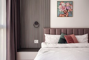 ARI - AFI Mall Luxurious Apartments
