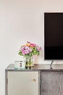 ARI - AFI Mall Luxurious Apartments
