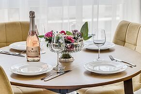 ARI - AFI Mall Luxurious Apartments