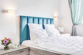 ARI - AFI Mall Luxurious Apartments