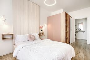 ARI - AFI Mall Luxurious Apartments