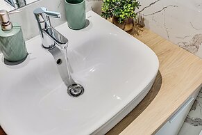 ARI - AFI Mall Luxurious Apartments